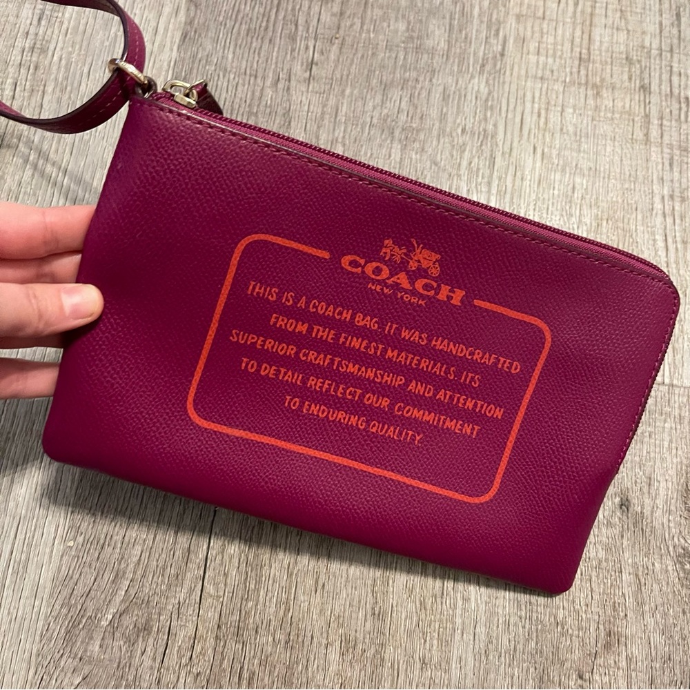 Coach Story Patch Corner Zip Wristlet Clutch Magenta nwot approx 9.5x6